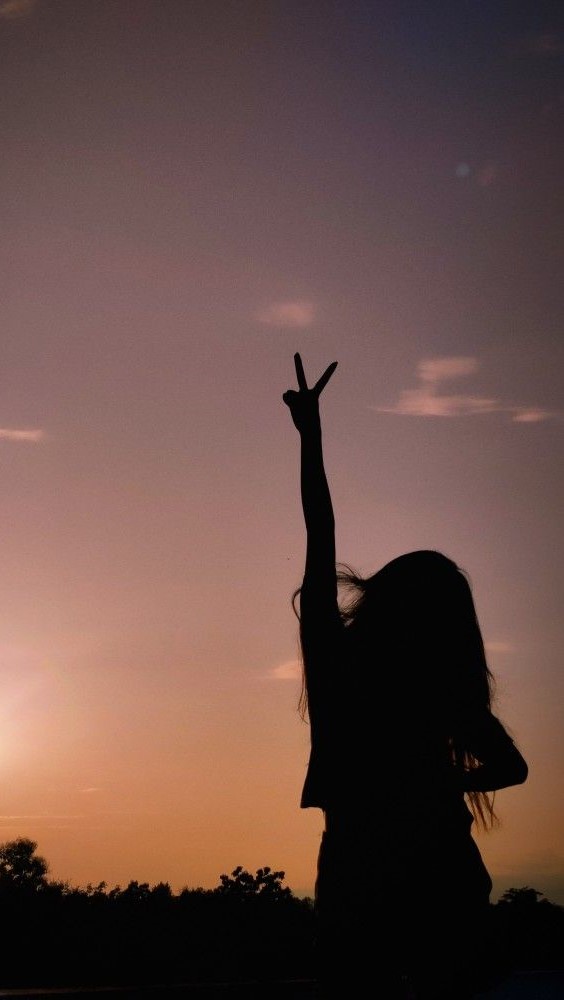 040825 Ανάμεσα